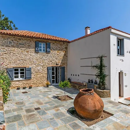 Plum Ridge House Case de vacanță