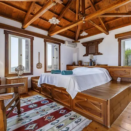 Plum Ridge House * Skopelos Town