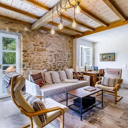 Plum Ridge House Case de vacanță